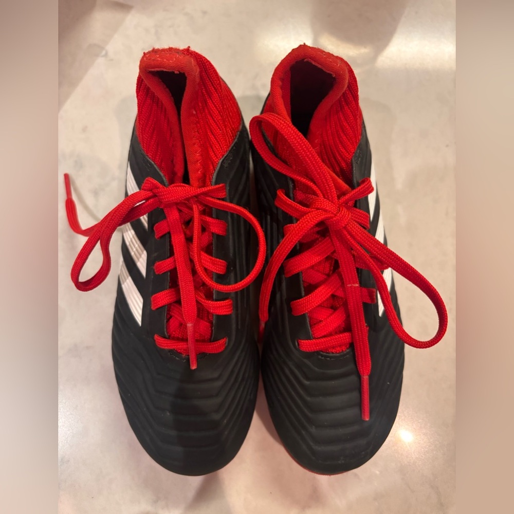 Kids (Size 11.5) Adidas Soccer Cleats - Predator
